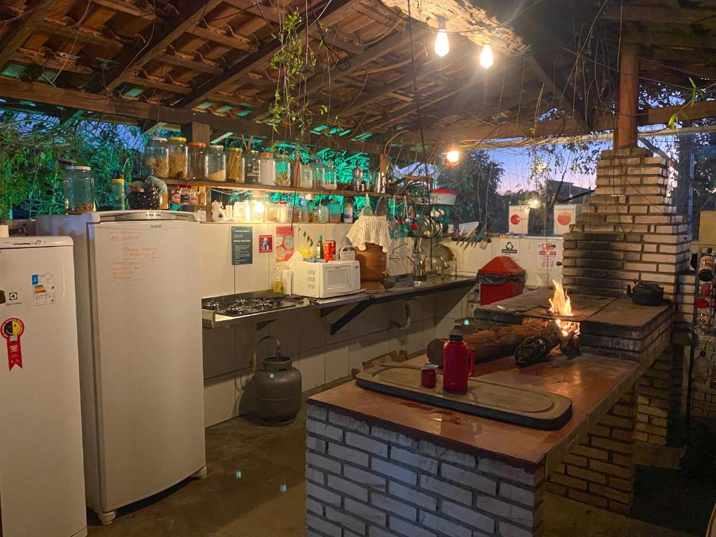 Kuchyň nebo kuchyňský kout v ubytování CAMPING em Alto Paraíso de Goias