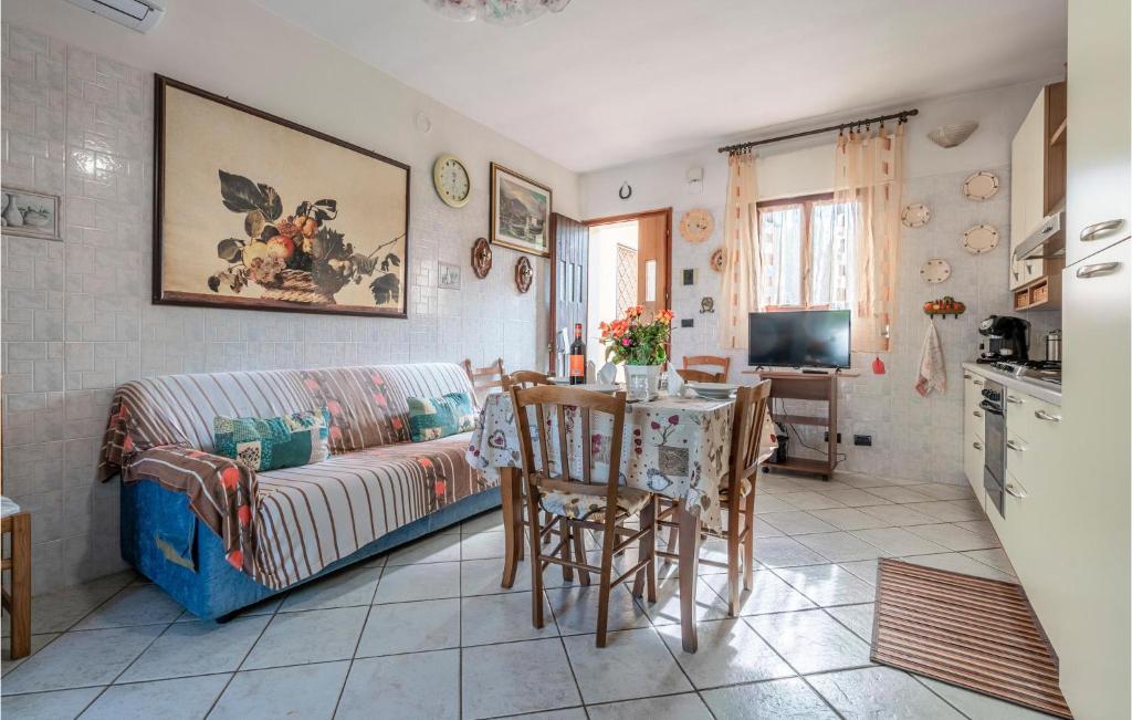 A kitchen or kitchenette at Ketty 4