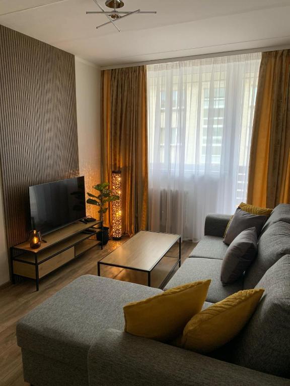 Leola Apartment