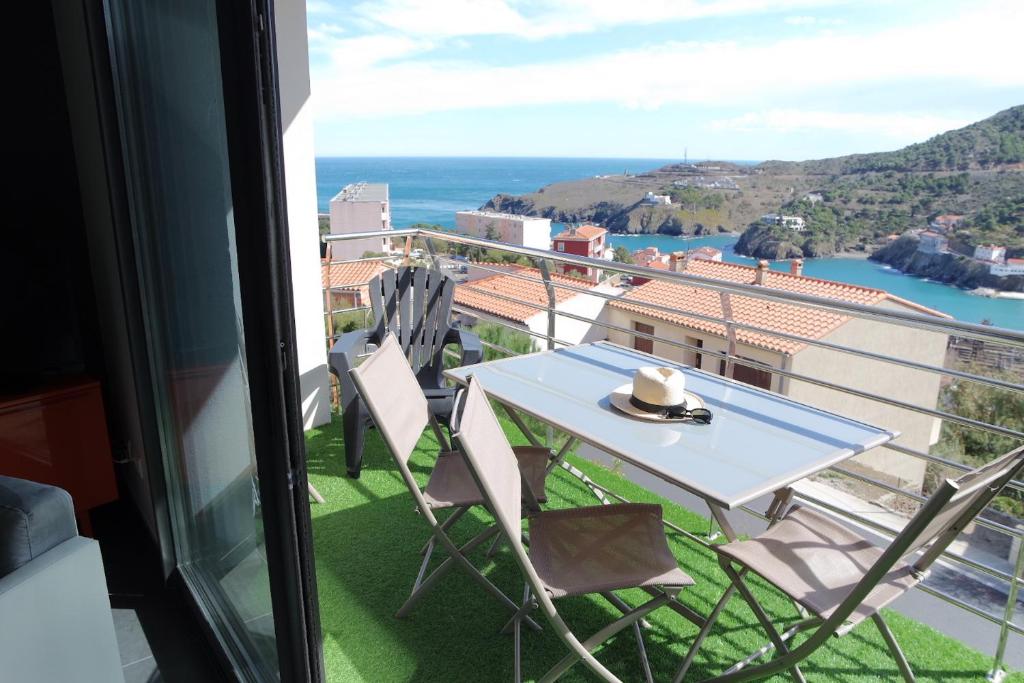 Résidence Costa Vermella, vue mer et montagne au calme - Apartment With Terrace And Sea View