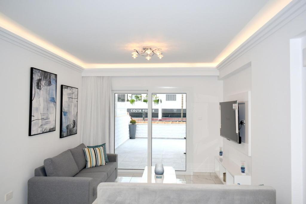 Posezení v ubytování 2 Bedroom Apartment, Semeli Complex- by IMH Travel & Tours