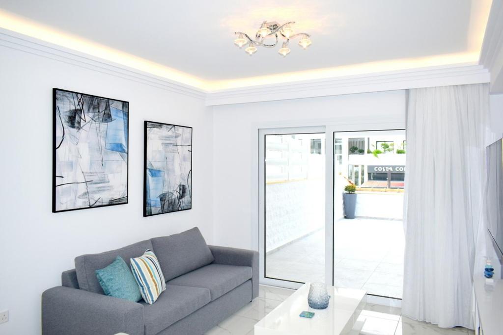 Posezení v ubytování 2 Bedroom Apartment, Semeli Complex- by IMH Travel & Tours