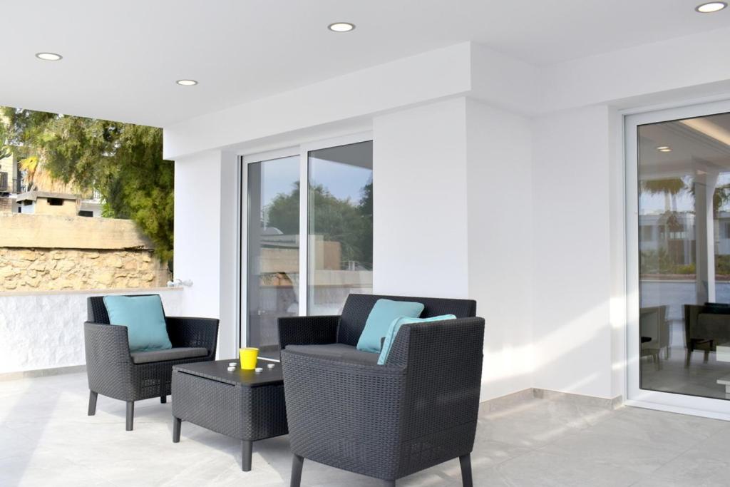 Posezení v ubytování 2 Bedroom Apartment, Semeli Complex- by IMH Travel & Tours
