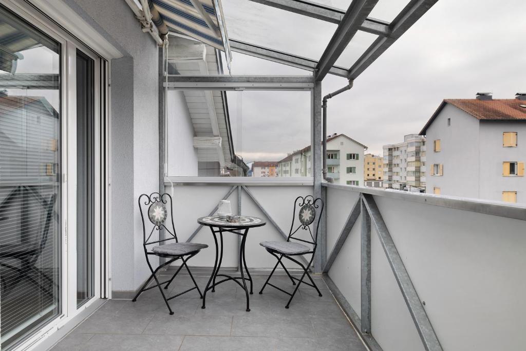 Balkón nebo terasa v ubytování Ferienwohnung Rheintal Hard