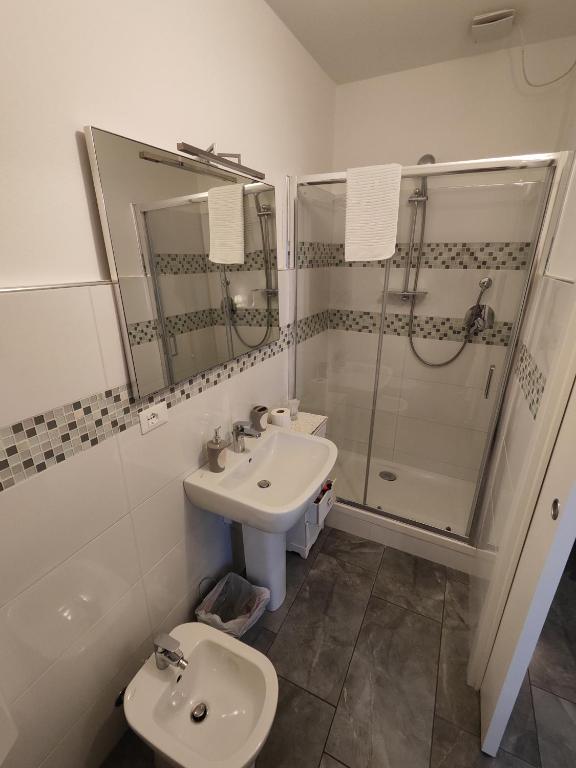 Łazienka w obiekcie Garda Relais Antica Romelia