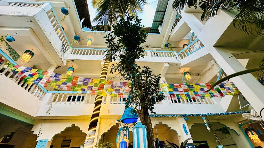 Balkón nebo terasa v ubytování Omkar wellness inn