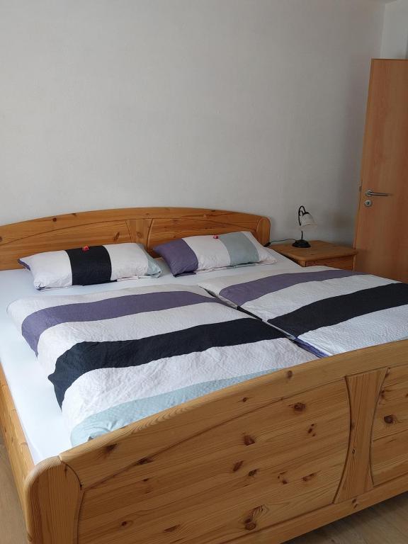 Ένα ή περισσότερα κρεβάτια σε δωμάτιο στο FerienhausAlbert