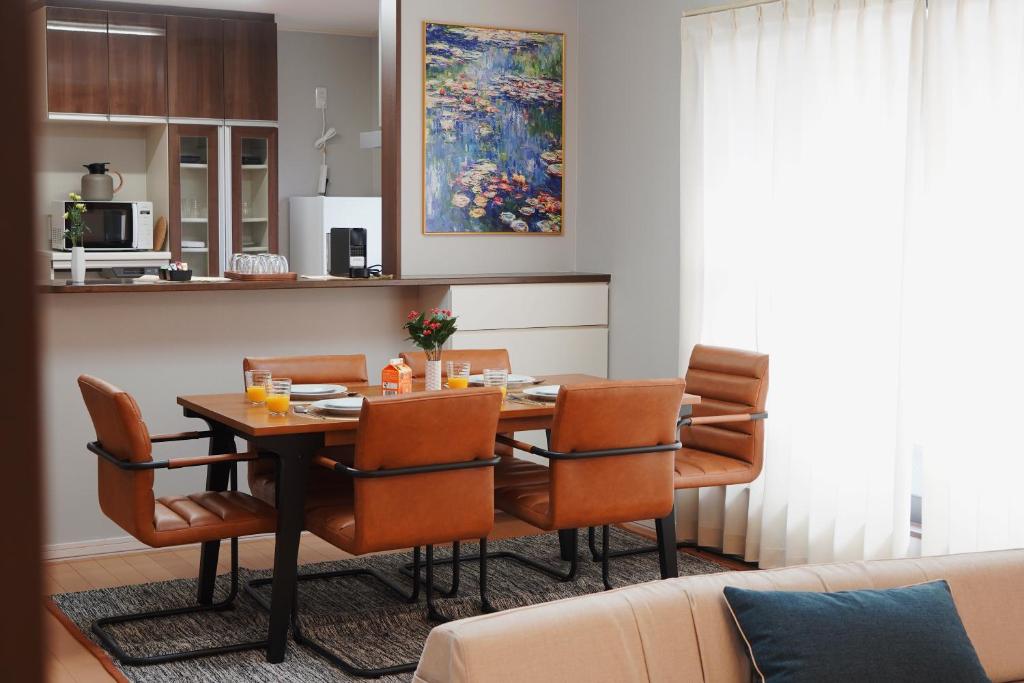 JIA Karin Osaka 嘉麟 Modern Luxury Private Villa Terrace 4 Bedrooms Sleeps Up to 11-12 Guests