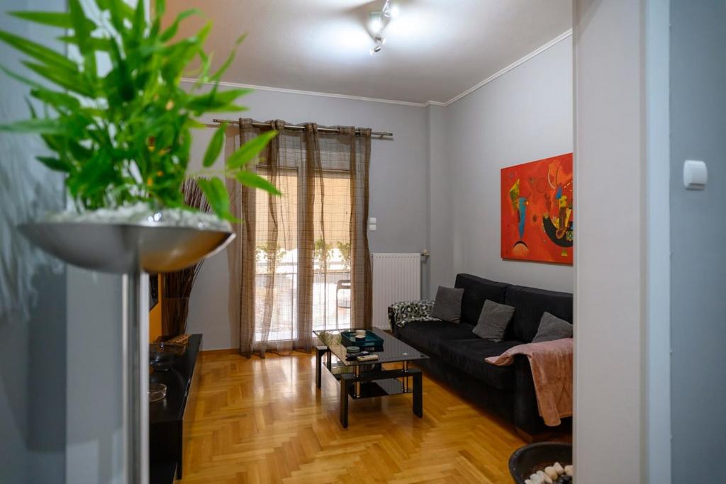 Cosy Pangrati Urban Retreat