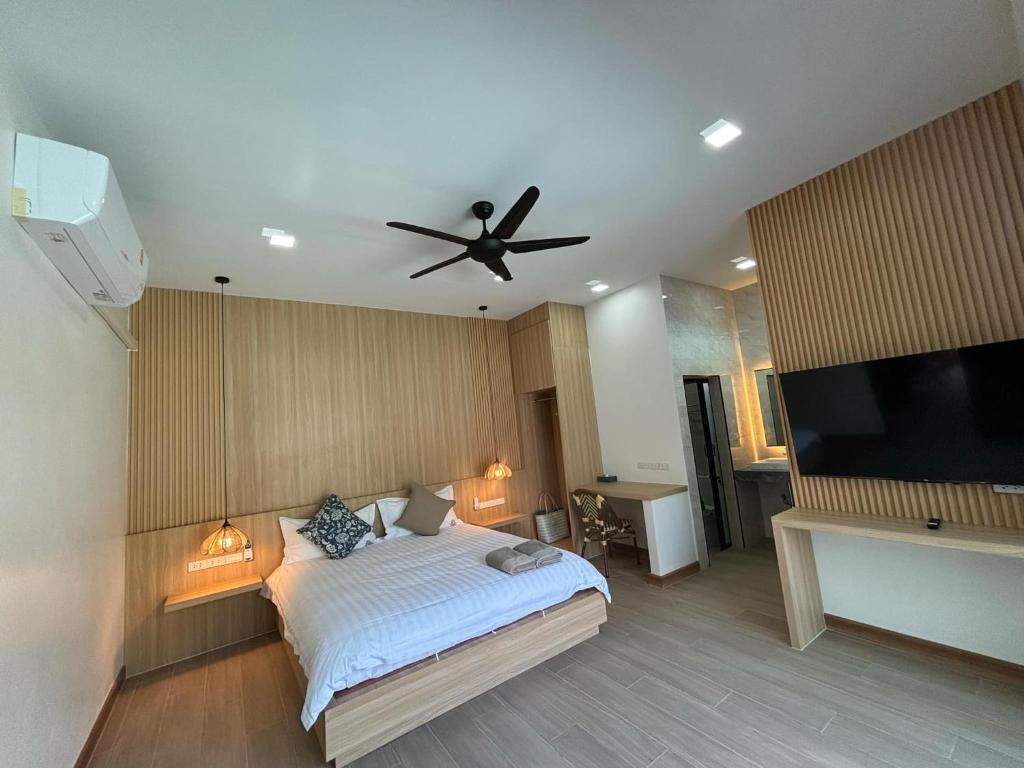 Postel nebo postele na pokoji v ubytování Aonang nine poolvilla resort