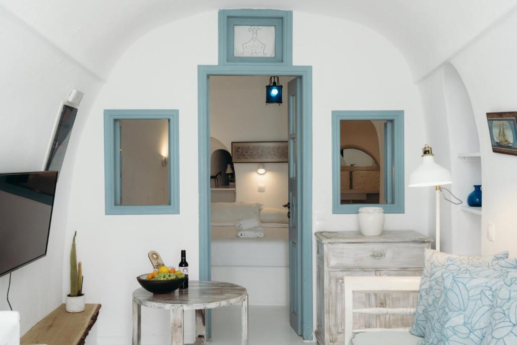 Nano Oia Villas - 11