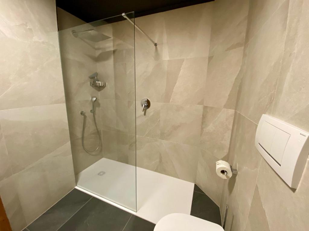 A bathroom at Sonnenresidenz Kastelruth