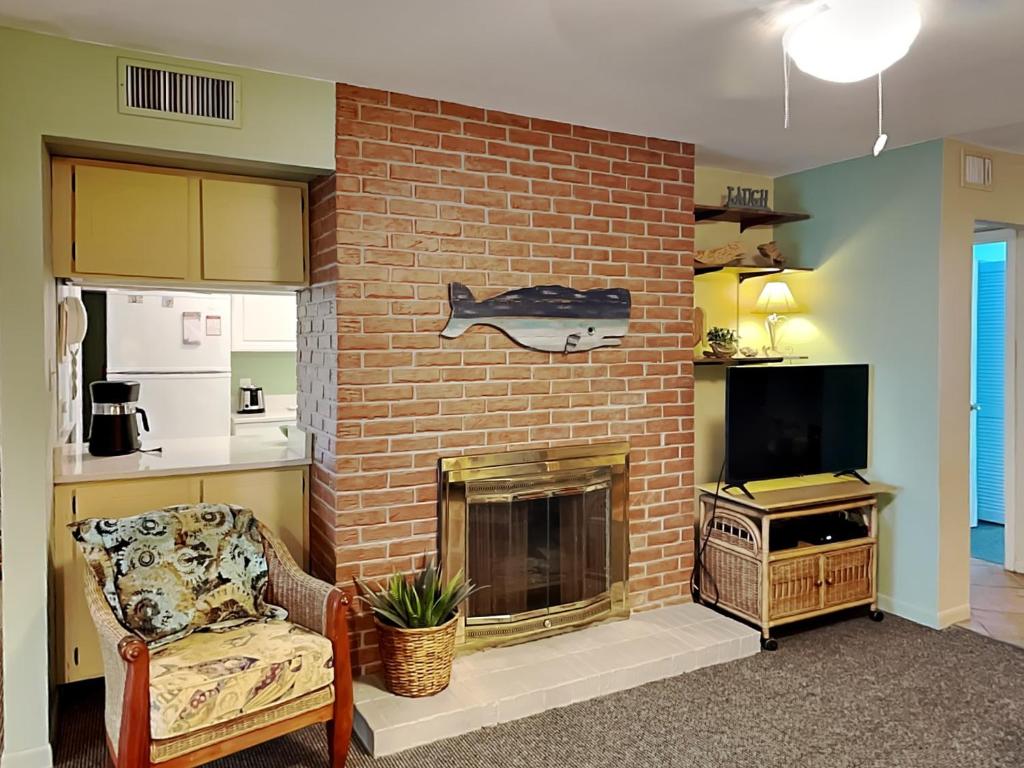 TV a/nebo společenská místnost v ubytování Jacksonville Beach Costa Verde 2319-102