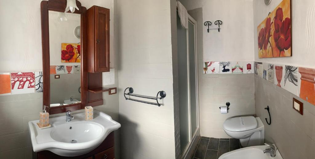A bathroom at Il Calesse - Noto