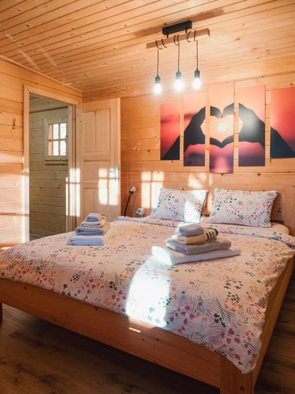 Postel nebo postele na pokoji v ubytování Hiska Na Samem v Slovenj Gradcu