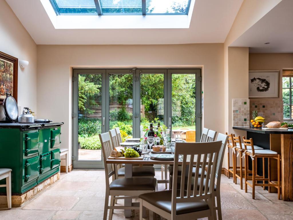 Ruang duduk di Finest Retreats - Ryeworth Cottage