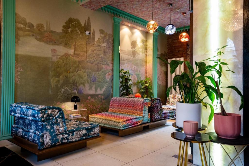 Posezení v ubytování The Melville Hotel by Rokxy- Kings Cross