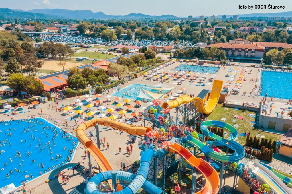 Bazén v ubytování Vadaš Relax house nebo v jeho okolí