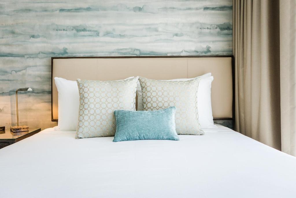 Postel nebo postele na pokoji v ubytování Iberostar Waves Miami Beach