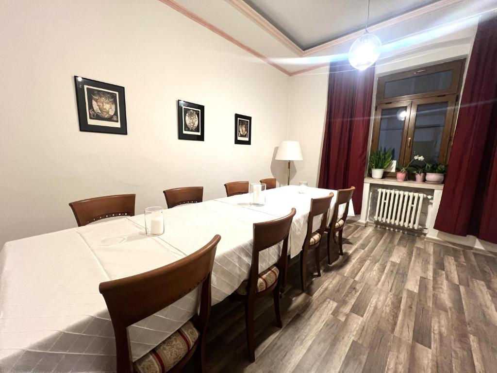 Posedenie v ubytovaní Hotel Majovey