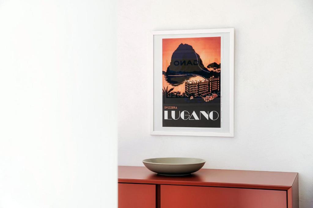 Unique Gandria Attic by Quokka 360 - Elegant Lake View Apartment - Resim 36