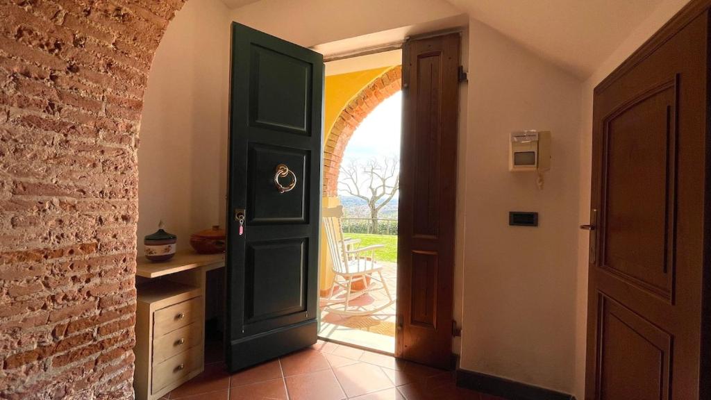 Zdjęcie z galerii obiektu Brucina - Private holiday apartment with shared pool w mieście Montelupo Fiorentino