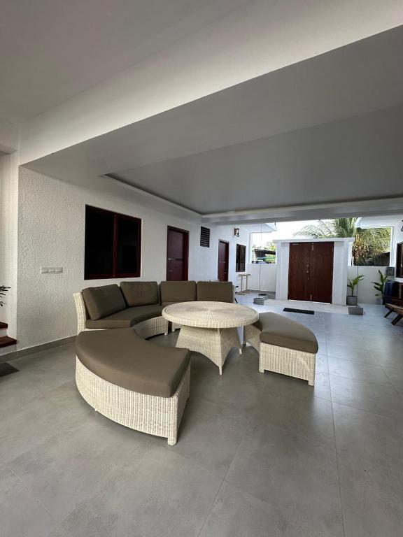 Posezení v ubytování Club Kaafu Maldives