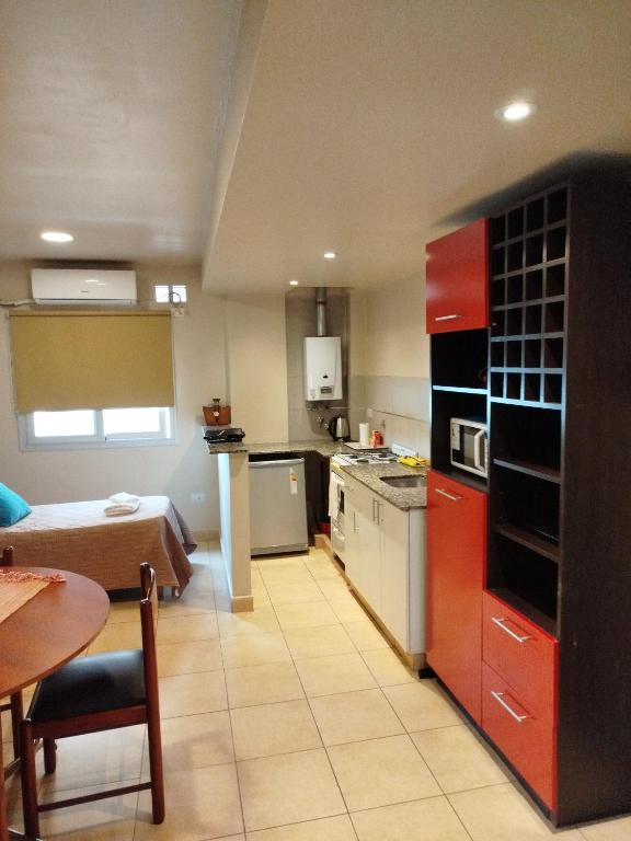 JUJUY Depart con aire acondicionado x escaleras cerca del centro parking opcional - Comfort Triple Room Con Ducha