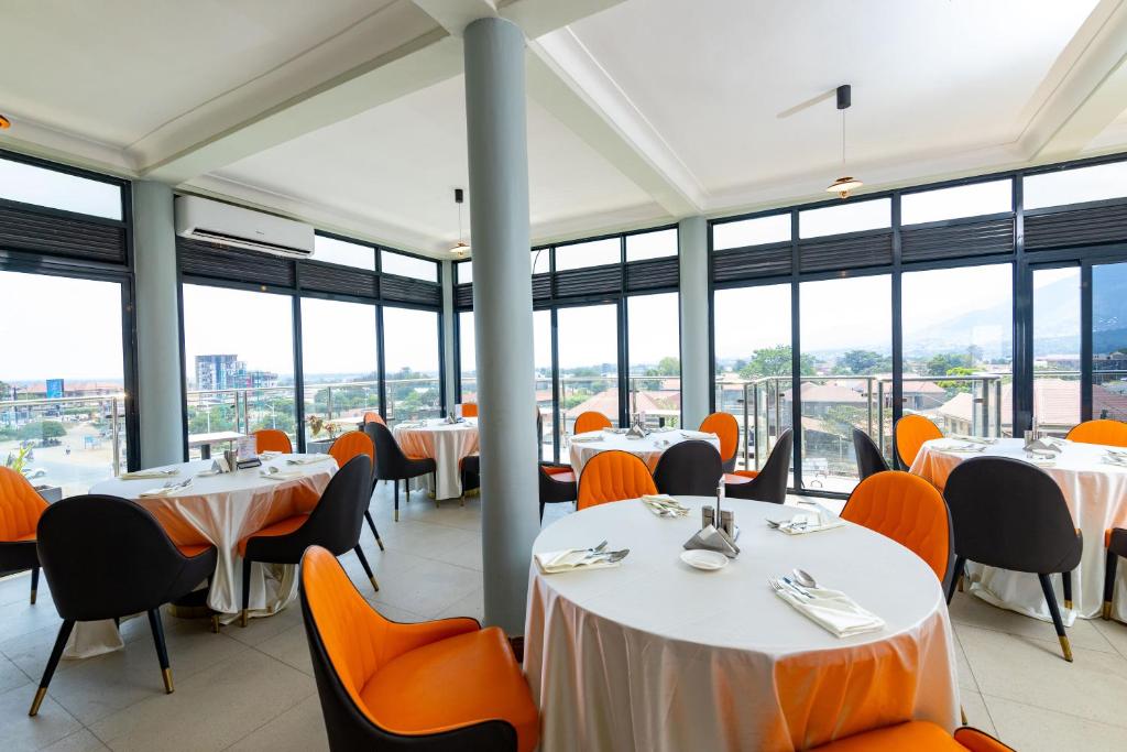 Restaurace v ubytování Ngabu Hotel