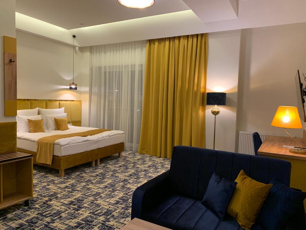 Piramida - Standard Triple Room