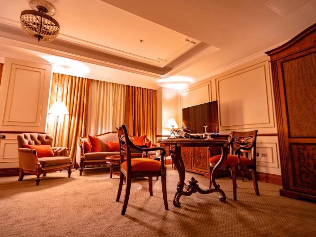 Posezení v ubytování Plaza Grande Hotel