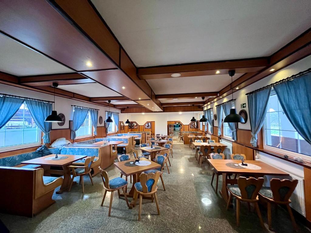 Restaurace v ubytování M1 Laczházy Hotel Coffee & More