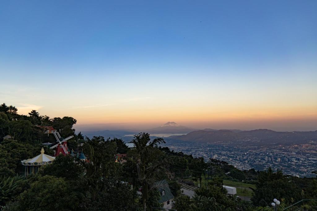 Imagen de la galería de Bitcoin Chateau by Verdant, en Álvarez