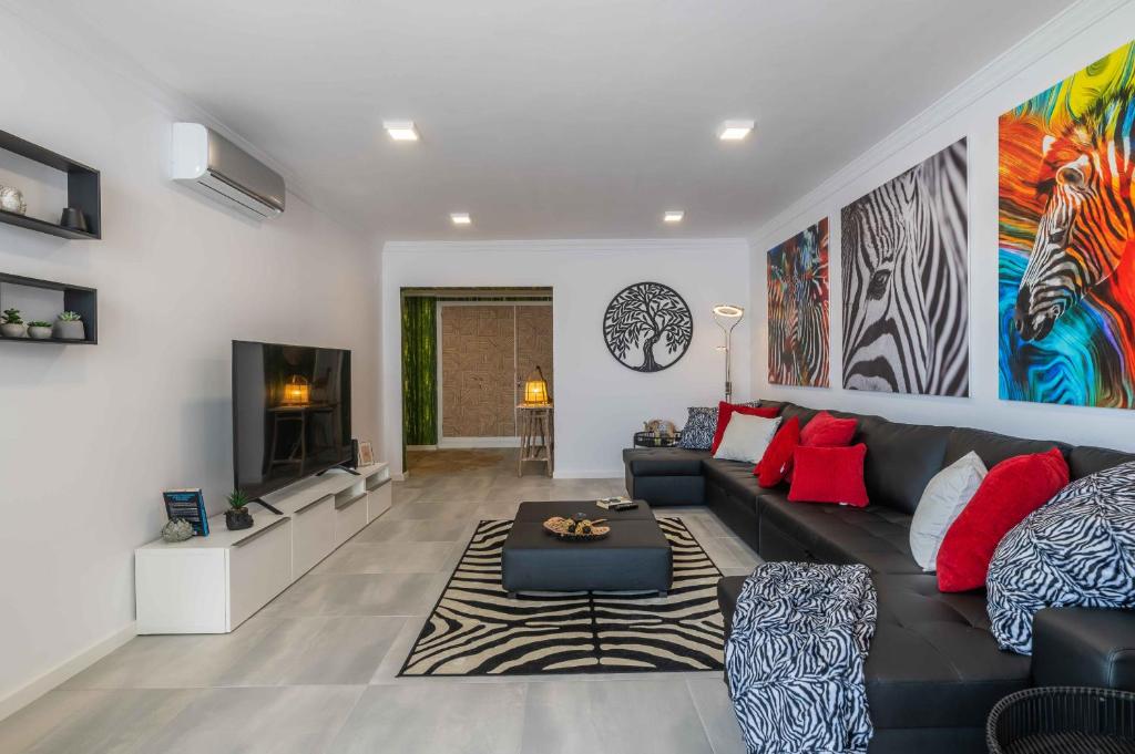 Salgados 2-Bedroom Apartment - 900m from the Beach - Wifi