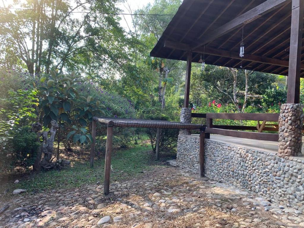 Taman di luar La Posada de las Aves