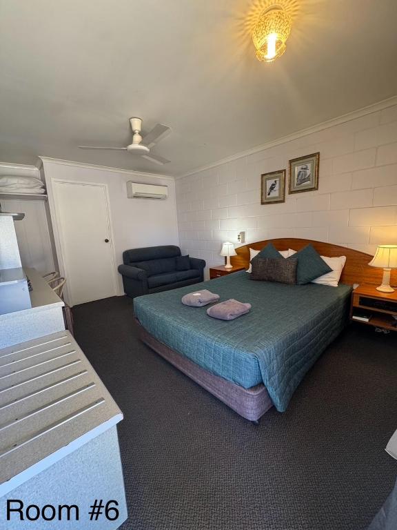 Postel nebo postele na pokoji v ubytování Warrego Motel