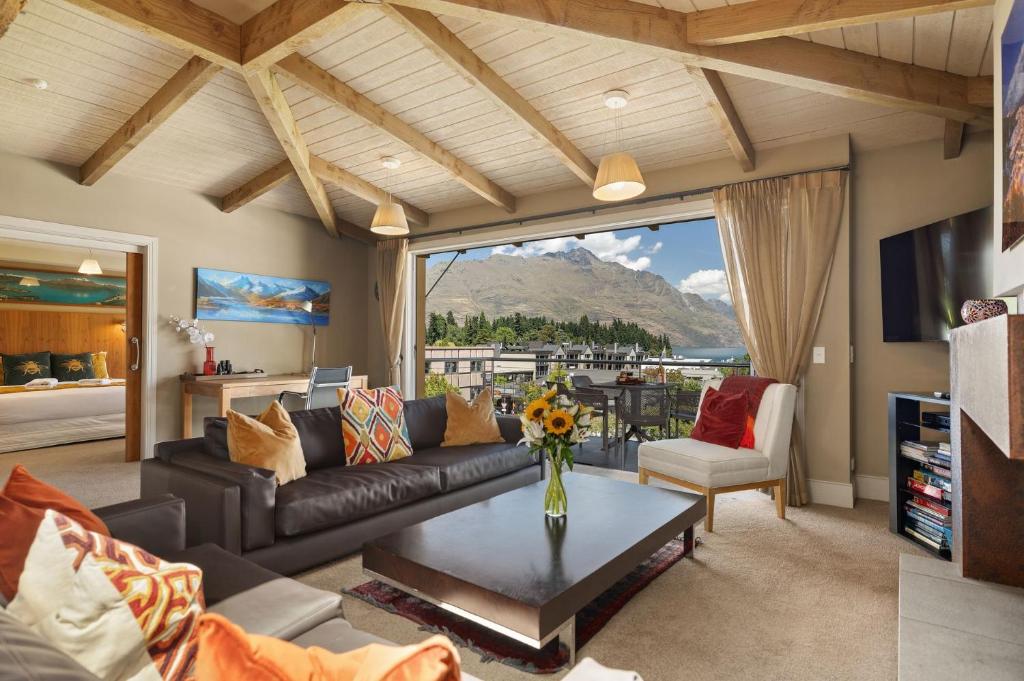 Image showcasing Where can I find a 2-bedroom penthouse apartment with sea views in ...