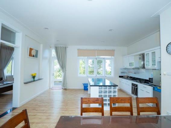 Kuchyň nebo kuchyňský kout v ubytování Villa Sea Links ( Biệt Thự nghỉ dưỡng )