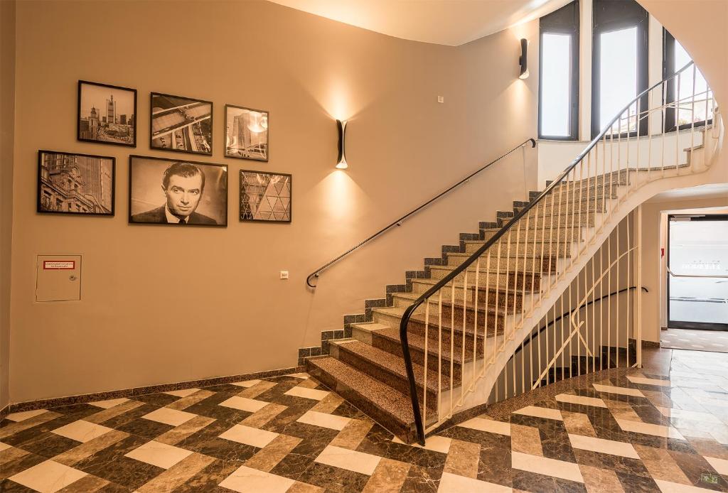 The Frankfurt - Resim 44