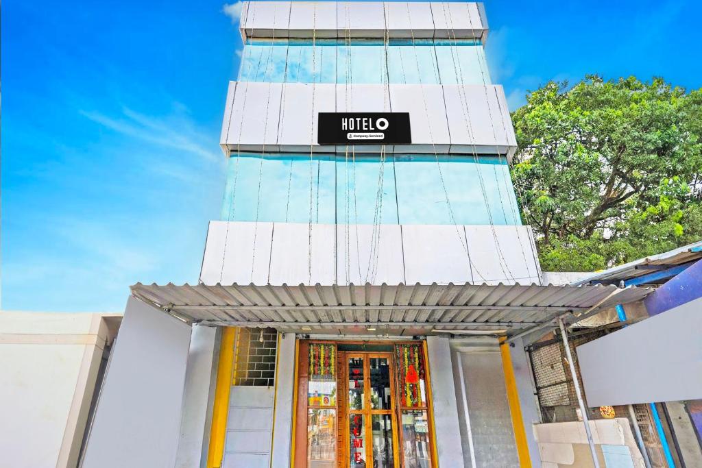 Fotografie z fotogalerie ubytování Super Hotel O Thavalakuppam Near Bus Stand v destinaci Pūrnānkuppam
