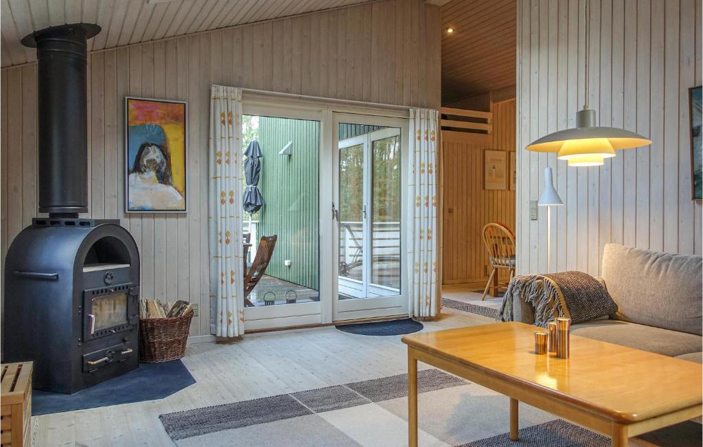 Posezení v ubytování 3 Bedroom Beautiful Home In Nexø