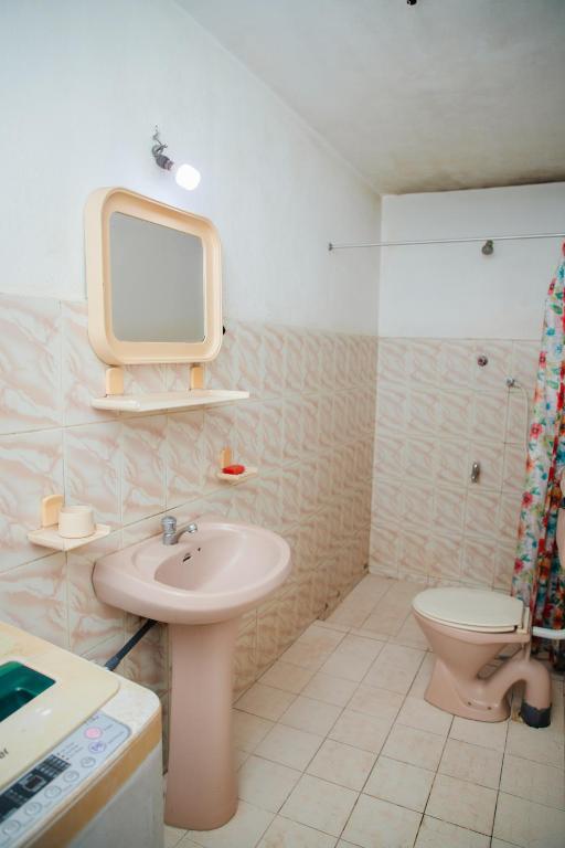 Koupelna v ubytování Surf Hostel Hiriketiya