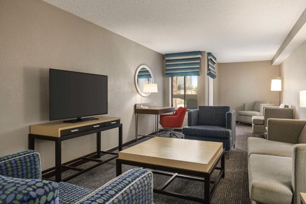 Hampton Inn Tropicana - 