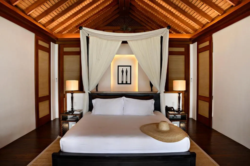 1 King Bed Canopy Villa, Forest View