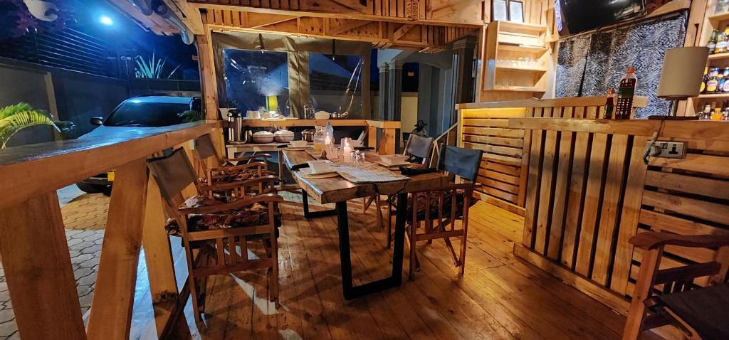 Εστιατόριο ή άλλο μέρος για φαγητό στο Pembeni River House