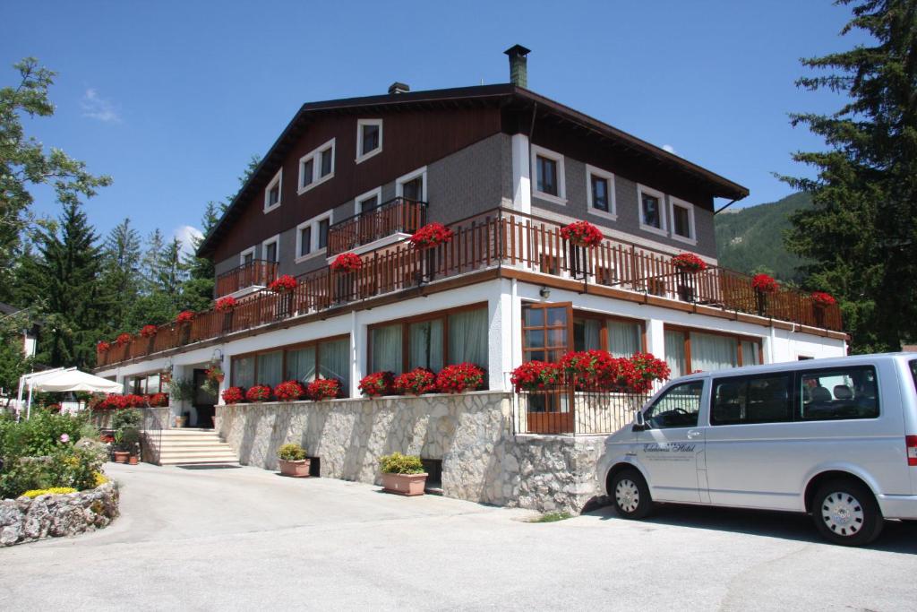 Budova, kde se hotel nachází