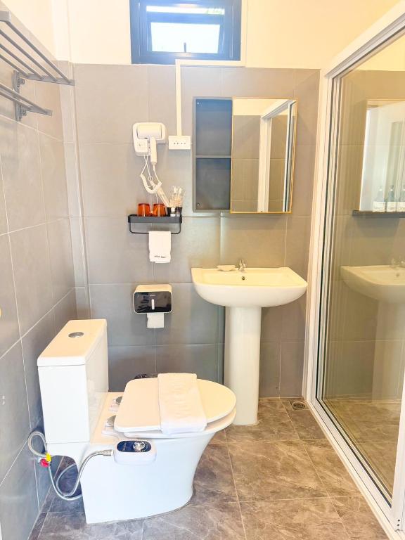 SeeView Resort (ซีวิว รีสอร์ต) - Dreibettzimmer