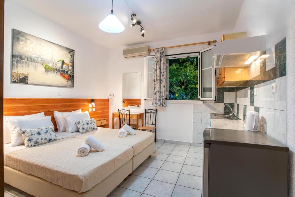 Kontaratos Studios & Apartments - 10