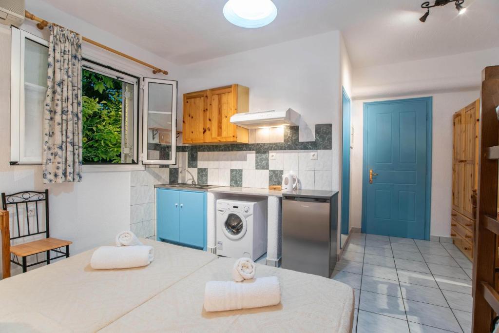 Kontaratos Studios & Apartments - 14