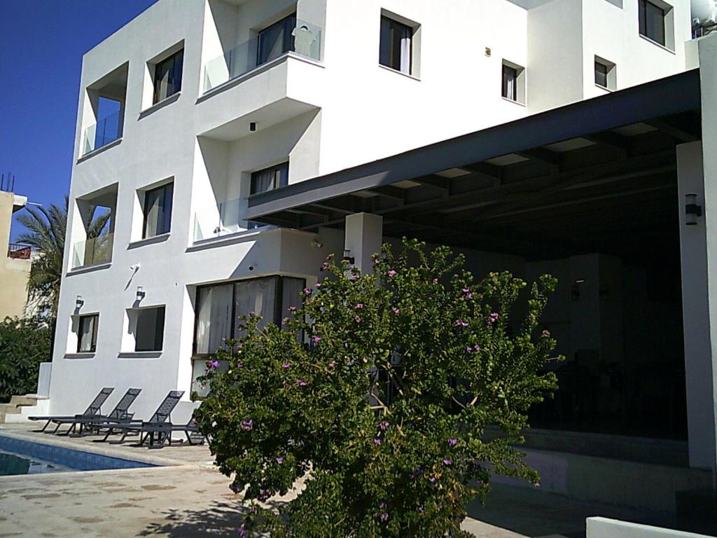 Budova, kde se aparthotel nachází